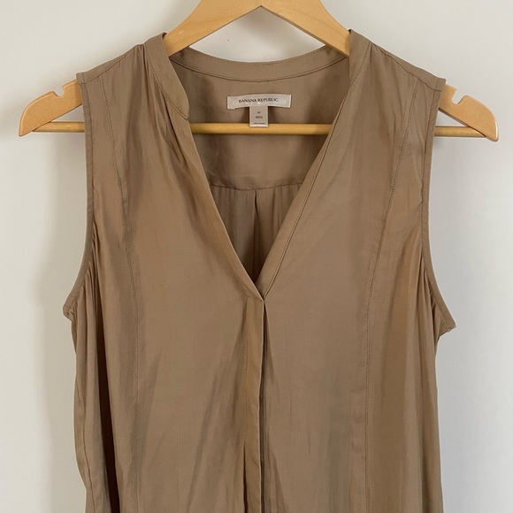 Banana Republic, Essential Sleeveless M Beige 100% Polyester. - Picture 3 of 5